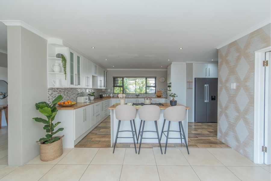 4 Bedroom Property for Sale in Walmer Heights Eastern Cape